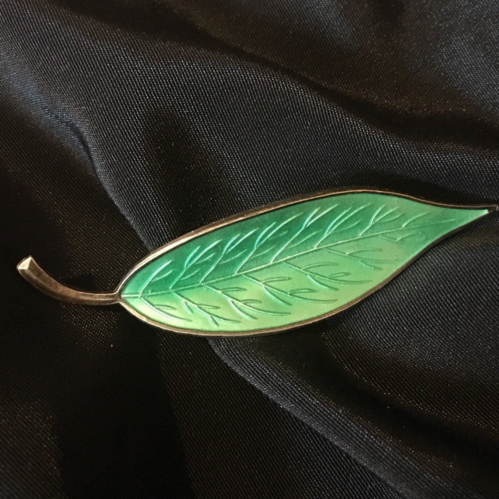 MEKA Denmark Silver & Green Enamel Leaf Brooch Pin
